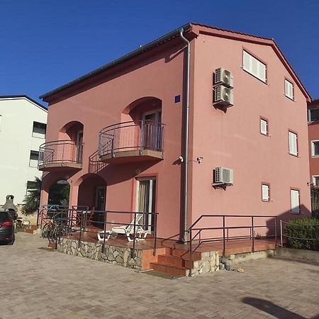 Apartments Mihael Malinska Eksteriør billede